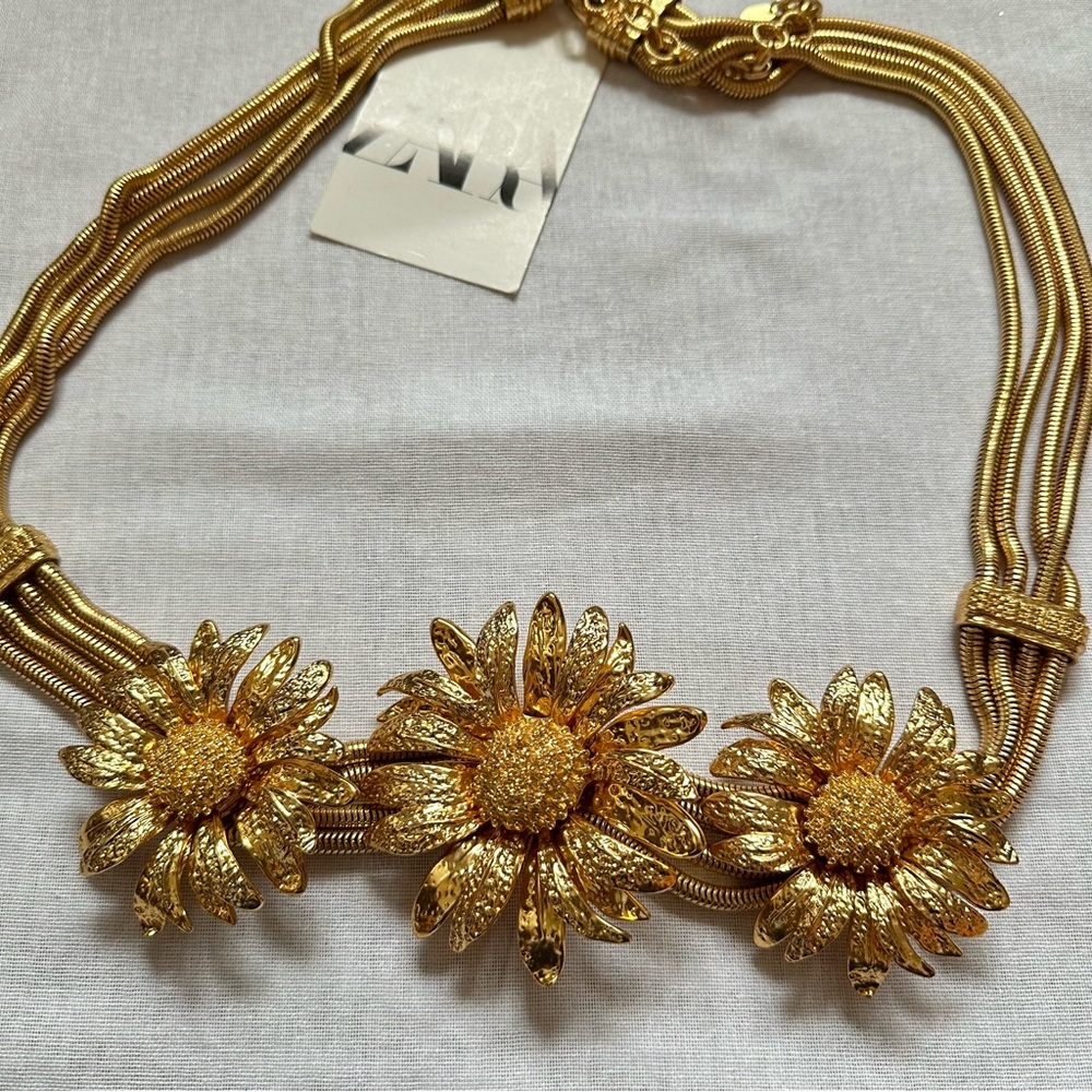New Zara Metallic Gold Daisy Belt 4736/163 Size 30 32